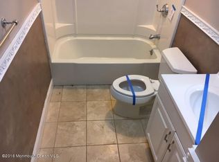 37 Chelsea Rd, Jackson, NJ 08527