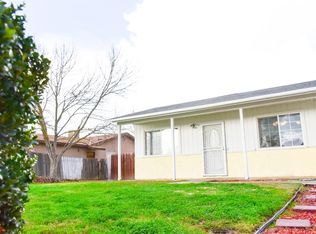 1540 Holste Ave, Pixley, CA 93256