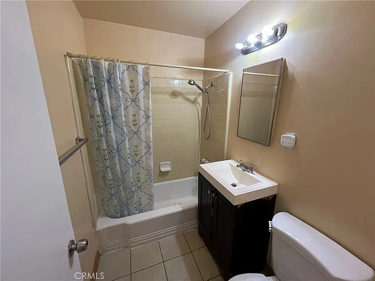 4387 W 134th St #F — Photo 8