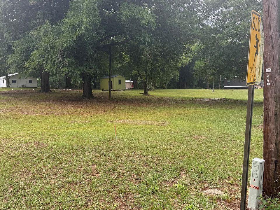 2nd image of 21115 Edwards Rd