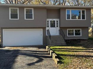 613 S Broadway St, McHenry, IL 60050