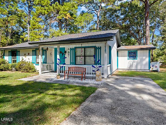 3rd image of 32 Parker Dr