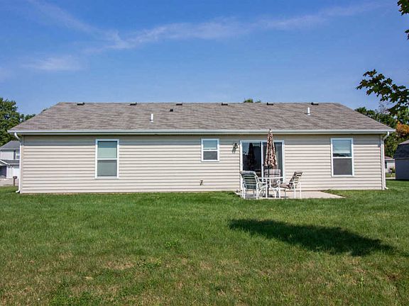 3rd image of 325 W Weston Dr