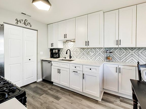 4th image of 230 Crestview Dr Unit C