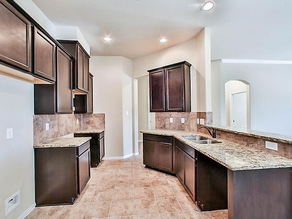 5th image of 10103 Red Tamarack Ln