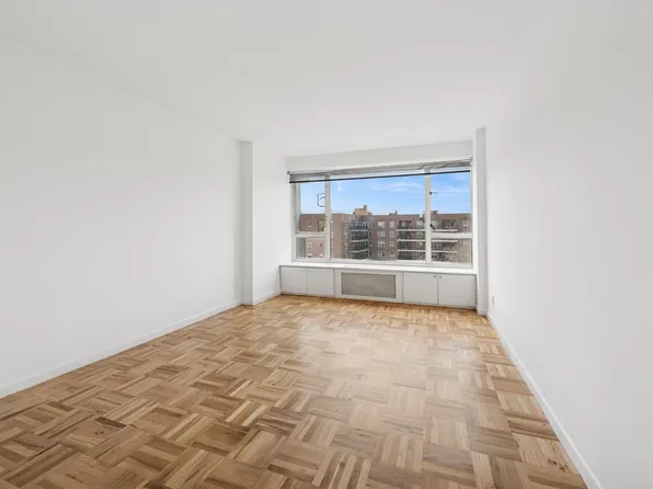 166-25 Powell Cove Boulevard image 15 of 37