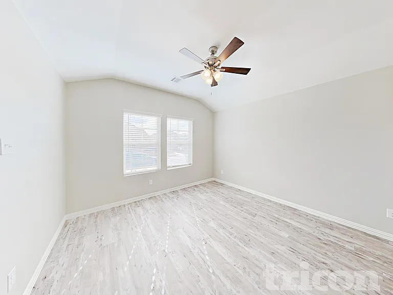 275 Sunshine Ln — Photo 5