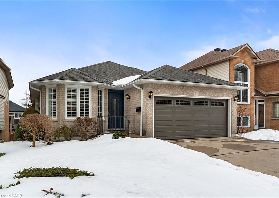 1st image of 51 Redtail Cres