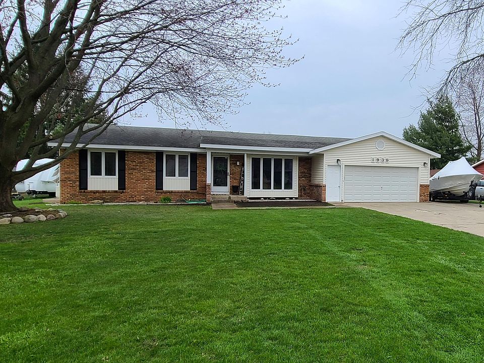 1st image of 1939 Pleasantwood Dr