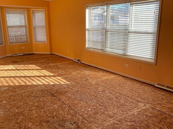 3rd image of 614 Filly Ln