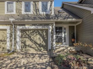 10720 W 116th St, Overland Park, KS 66210