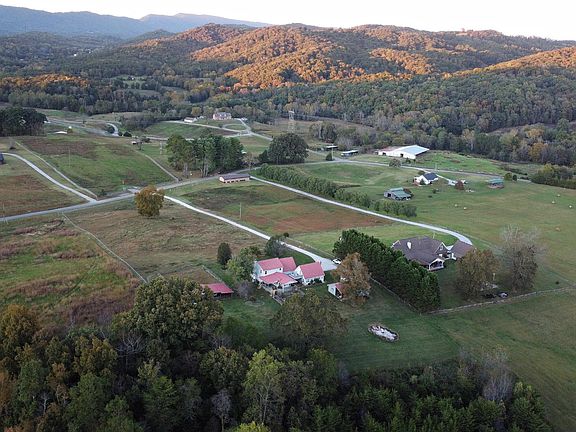 5th image of 326 Richland Creek Dr