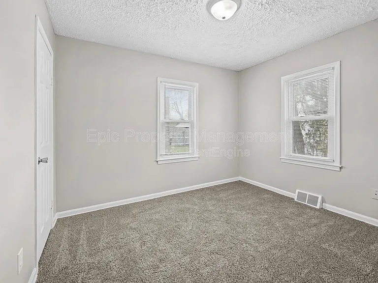 4336 Howe Rd — Photo 7