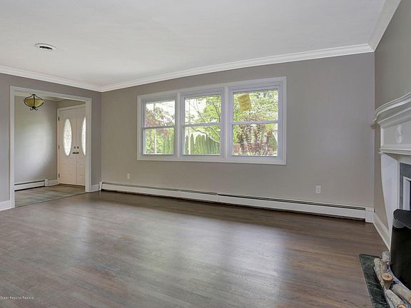 5th image of 317 Colonial Dr