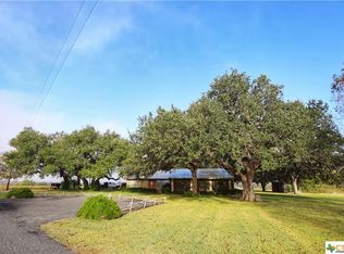 4192 Us Highway 77a N, Cuero, TX 77954