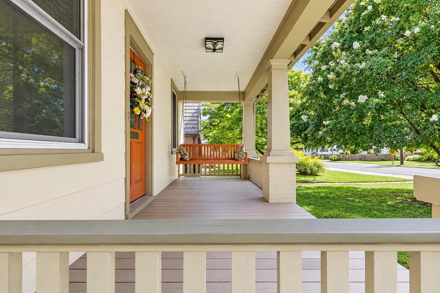 2 bed, 979 sqft, $1,950 — Photo 3
