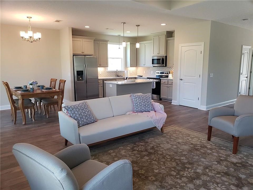 2nd image of 508 Waterstone Cir