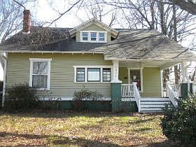 1st image of 702 Cypress St