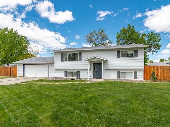 2nd image of 2901 Lynwood Cir