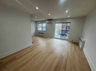 6429 77th Pl FL 2, Middle Village, NY 11379