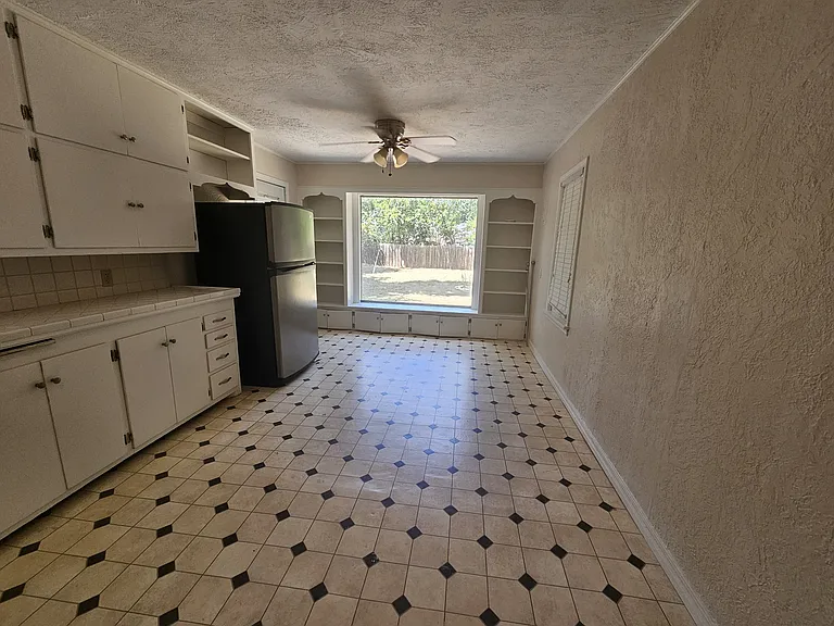 1331 NW Cherry Ave — Photo 7