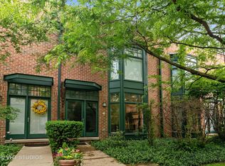 101 N Euclid Ave APT 28, Oak Park, IL