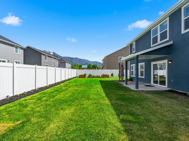244 N 200 E — Photo 4