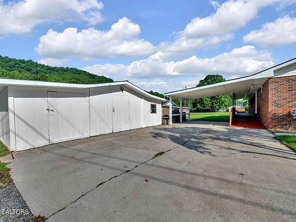 5th image of 104 Dunn Way