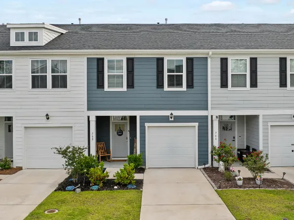 768 Trotters Ln, Moncks Corner, SC 29461