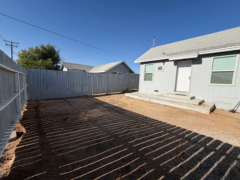 13950 Hesperia Rd #3B — Photo 5