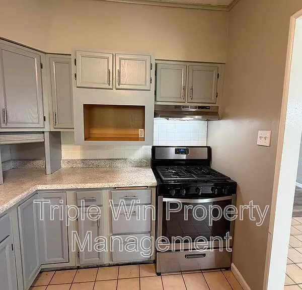 835 Bobbins Ln — Photo 14