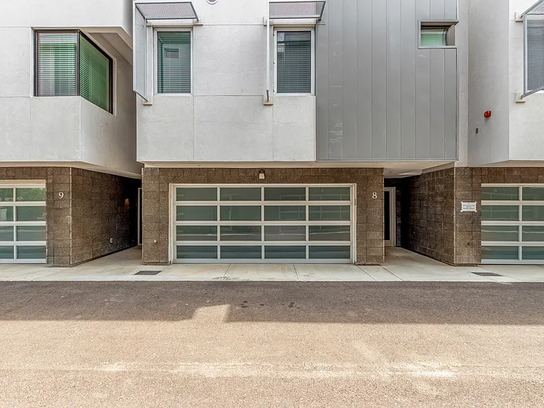 4525 N 40th St #8 — Photo 3