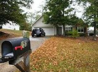 155 Williamsburg Way, Winder, GA 30680