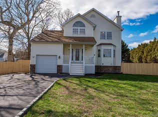 44 Westminster Drive, Shirley, NY