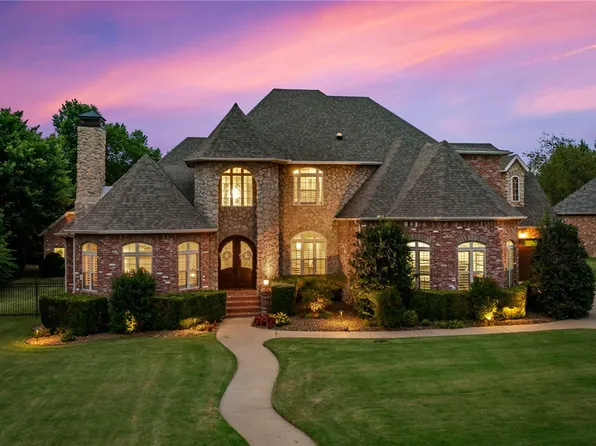 17 W Nottingham Ln, Rogers, AR 72758