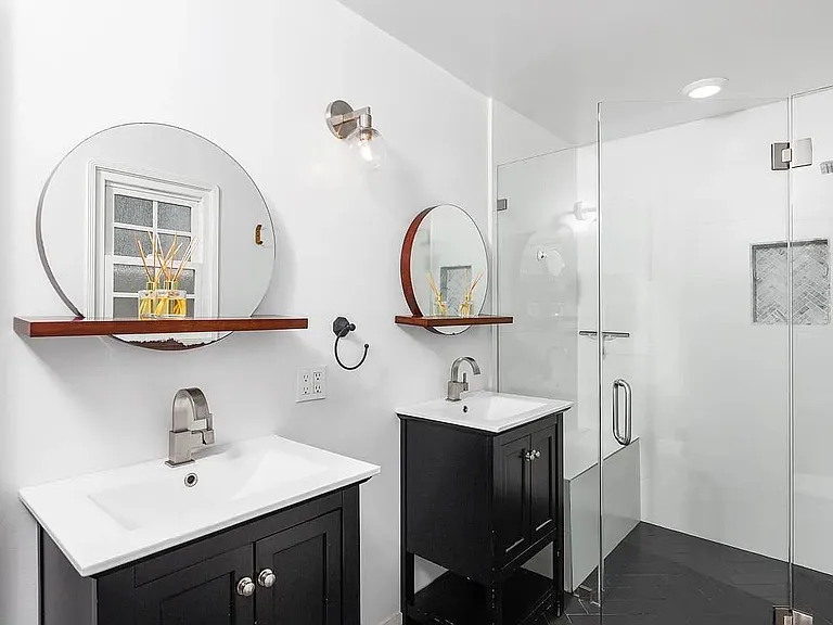 305 Apolena Ave — Photo 1