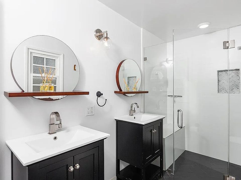 1st image of 305 Apolena Ave