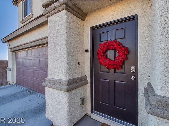 3rd image of 421 Pacific Moon Ave