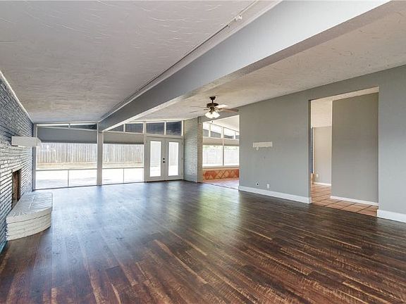 4th image of 526 Parade Dr