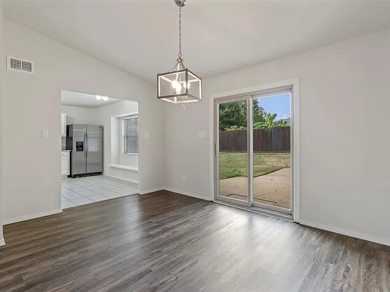 2601 Knoll Trl — Photo 25