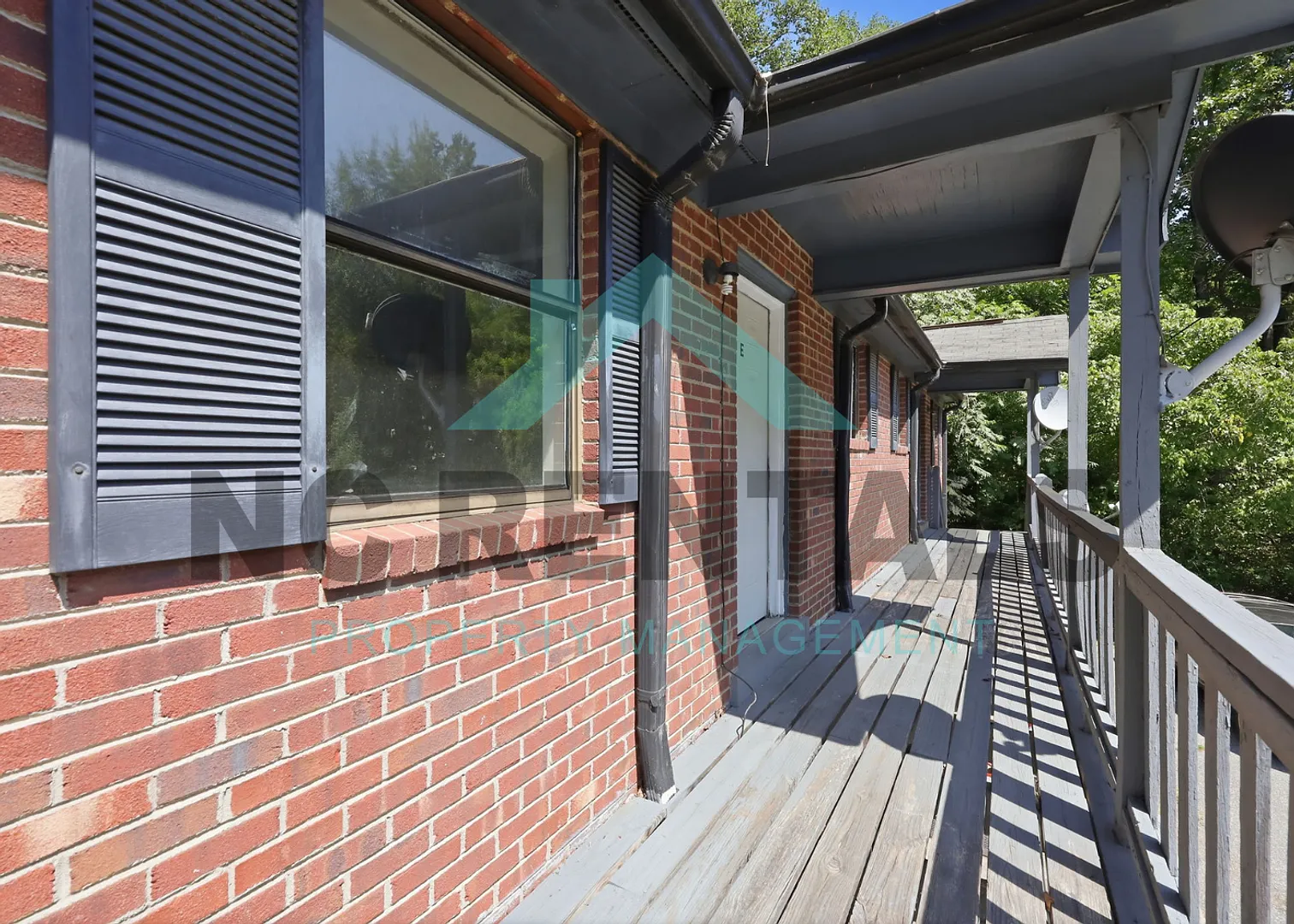 Affordable 1-Bedroom Apartment with Water Included — Photo 4