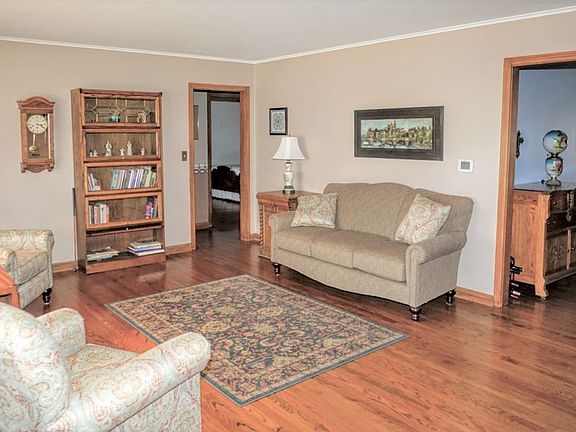 3rd image of 1221 Ramona Dr