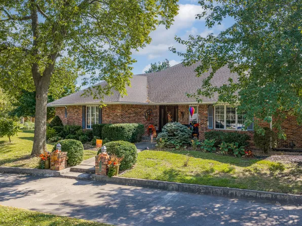 110 E Highlander St, Marshall, MO 65340