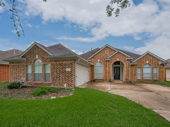 311 N Esplanade Ln, Stafford, TX 77477