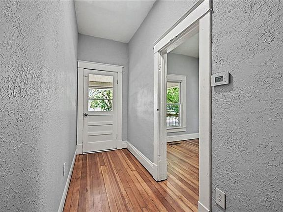 2nd image of 209 S Mulberry St