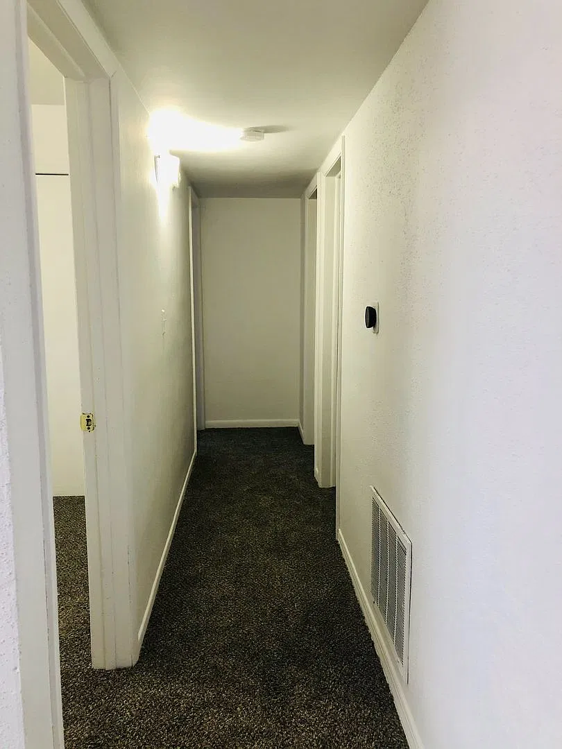 Loves Park 4 Bedroom — Photo 4