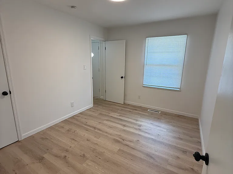 3390 Kenlawn St — Photo 11