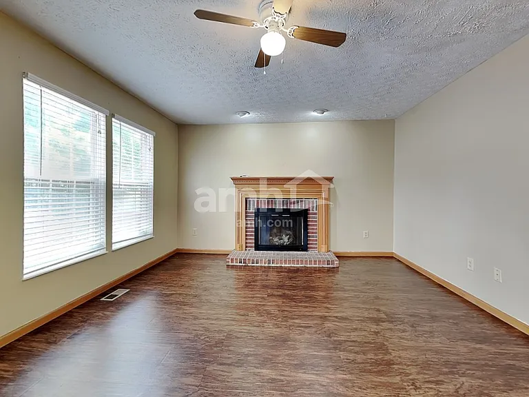 2358 Rosina Dr — Photo 7
