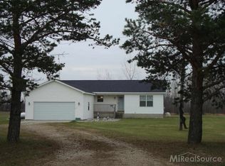 900 Pennell Rd, Imlay City, MI 48444