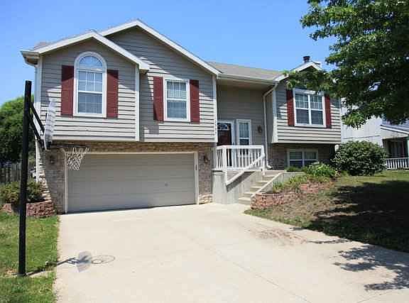 2905  Fenwick Lawrence, KS listing photo #2